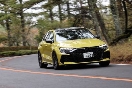 ニュルブルクリンク北コースで従来モデルのラップタイムを7秒以上縮めた最新の「アウディRS 3スポーツバッ...