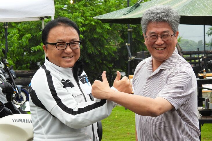 自工会二輪車委員会の設楽元文委員長（写真左）と江坂行弘常務理事（同右）。