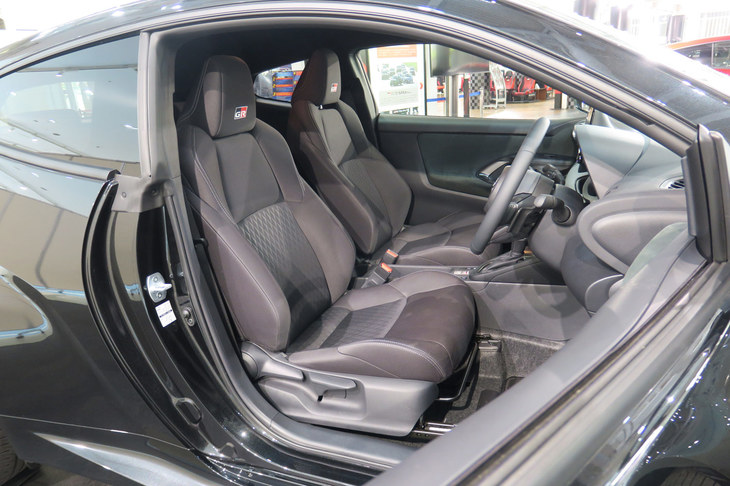 トヨタGRヤリスRS（フロントシート）