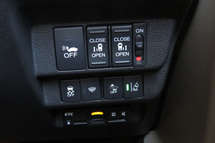ホンダ・フリードハイブリッドEX（各種操作スイッチ）