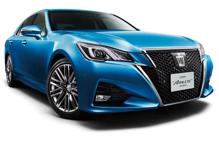 先代「クラウン アスリート」のフロントマスク。“稲妻グリル”と呼ばれた特徴的なフロントグリルのデザインは賛否が分かれた。