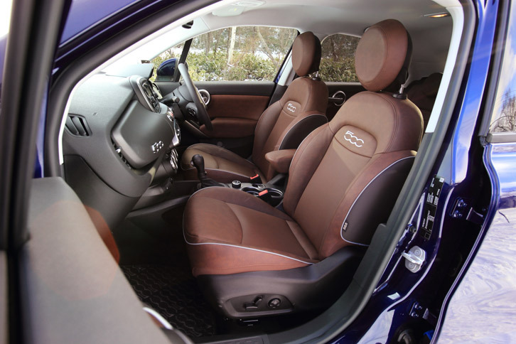 フィアット500Xクロスプラス