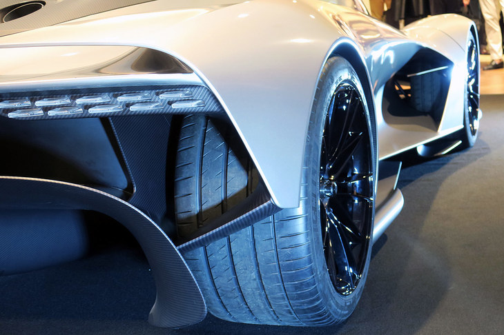 アストンマーティン・ヴァルハラ（タイヤ＆ホイール）