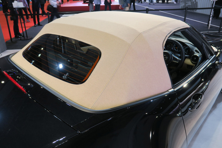 マツダ・ロードスターSレザーパッケージVセレクション