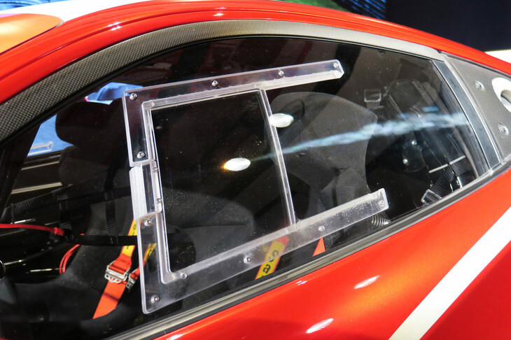 フェラーリ488チャレンジEVO（サイドウィンドウ）