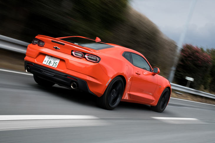 「カマロLT RS」のパフォーマンスは、日欧のクルマでは「BMW 430i」「アウディA5 45 TFSIクワトロスポーツ」「レクサスRC300」などと比肩する。