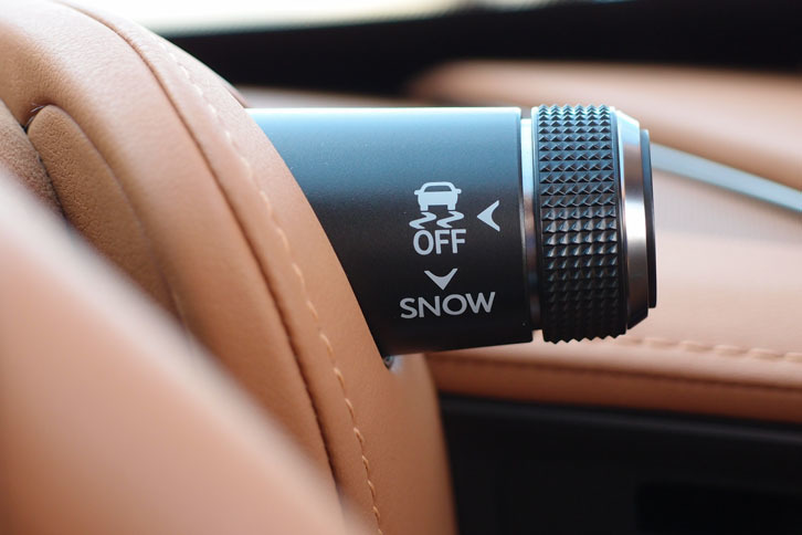 レクサスLC500（SNOW ＆ VSC OFFスイッチ）