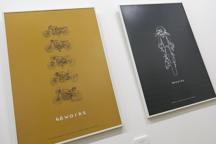 個展「全開か否か」のパネル。