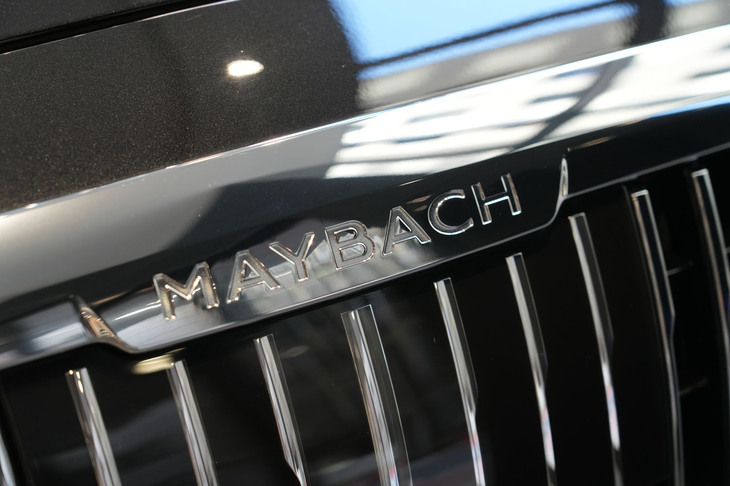 Limited Edition Maybach by Virgil Abloh（フロントグリルのエンブレム）