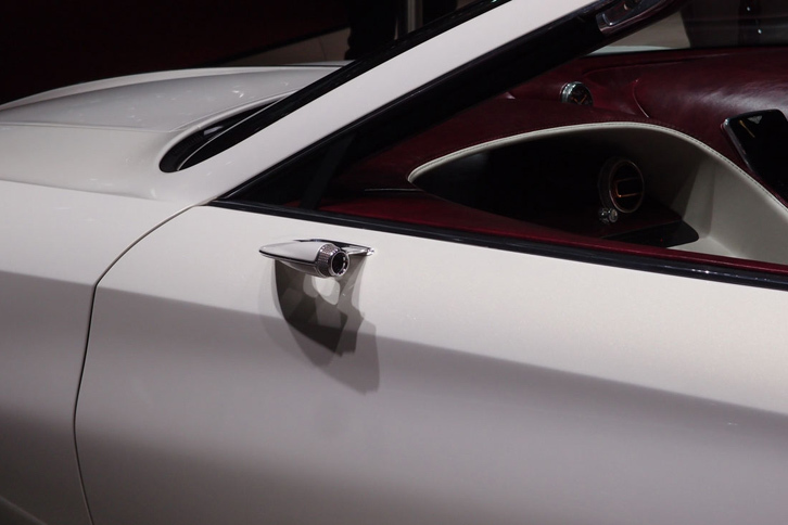 ベントレーEXP 12 スピード6e