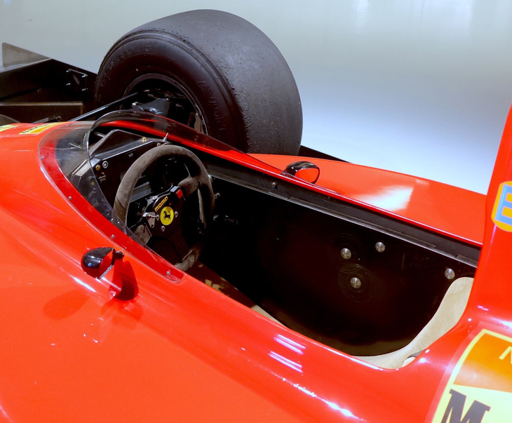 「フェラーリF1-89」のコクピット。