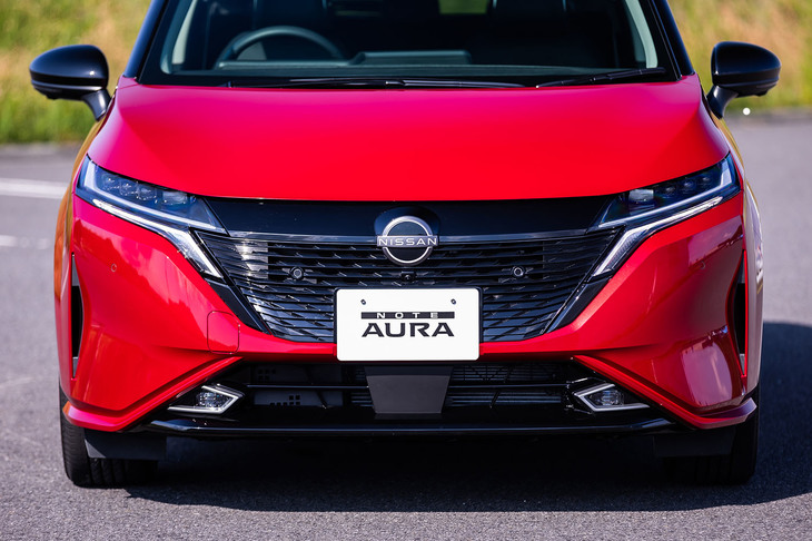 日産ノート オーラGレザーエディション（フロントマスク）