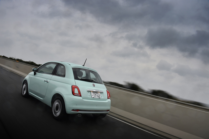 テスト車の外装色は「ミントグリーン」。これまでは特別仕様車にしか使われていなかったボディーカラーだが、今回のマイナーチェンジでカタログモデルに使用されることとなった。