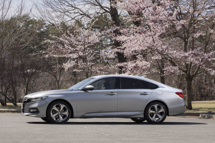 新型「アコード」のボディーサイズは全長×全幅×全高＝4900×1860×1450mm、ホイールベース＝2830mm。車重は1560kgとなる。