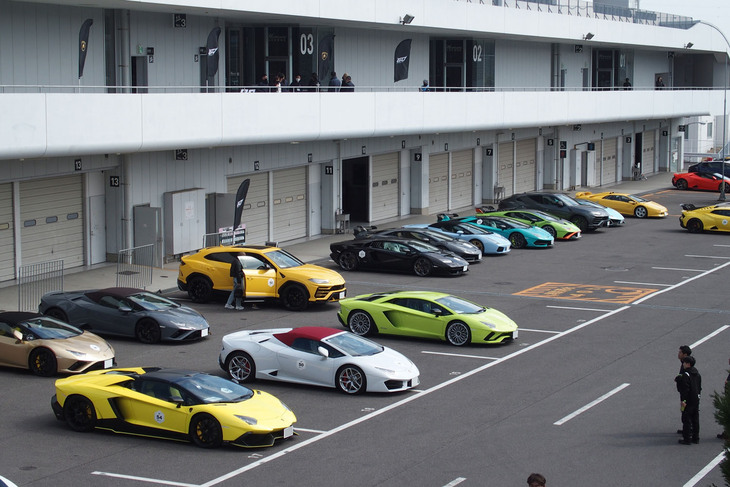 「60th Anniversary Lamborghini Day」のパドック。