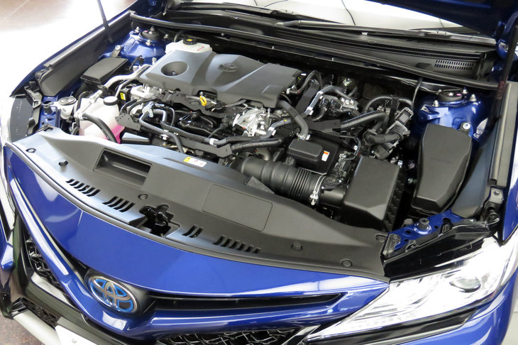 ちなみにパワープラントは既存のグレードと同じく2.5リッターエンジンとハイブリッドシステムの組み合わせのみ。V6エンジンの導入は見送られた。