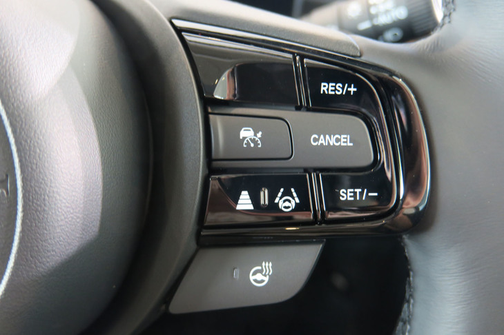 ホンダeアドバンス（ステアリングスイッチ）