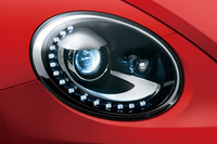 「マイスター」シリーズ各車に装備されるバイキセノンライト。