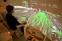 「トーキョーフューチャーツアー」エリアでは「ルナクルーザー」の運転シミュレーションも体験できる。