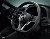 「日産リーフ」一部仕様変更　フラットデザインの新たなブランドエンブレムにの画像