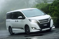 トヨタ・エスクァイアGi“プレミアムパッケージ”TRD