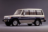 ツートンのボディーカラーが特徴的だった「エクシード」。それまでのクロカン車にはない、豪華装備が魅力の上級グレードだった。