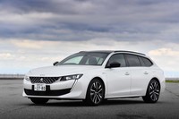 今回は170km弱の距離を試乗し、燃費は満タン法で16.6km/リッターを記録した。充電することなく距離を伸ばせば、その値はもっと低くなることが予想される。なおカタログ上のハイブリッド燃費値（WLTCモード）は、15.5km/リッター。