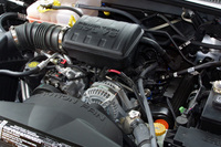 レネゲードに搭載されるエンジンは3種類。3.7リッターガソリンV6と2.8リッター直4ディーゼルターボには、4段ATが組み合わされる。欧州では、さらに2.5リッター直4ディーゼルターボ＋5段MT仕様が販売される。
	 