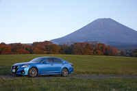 テスト車には「ジャパンカラーセレクションパッケージ」としてオプション設定される、「天空（ソラ）ピュアブルーメタリック」というボディーカラーが用いられていた。