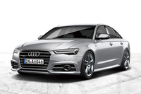 「Sラインパッケージ」装着車には、「S6」と同じデザインのシングルフレームグリルが与えられる。