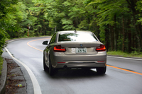 BMW 220iクーペ スポーツ（FR/8AT）【試乗記】の画像