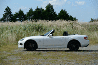 全高はRS（ソフトトップ）が1245mm、RS RHTが1255mm。（写真をクリックすると、ソフトトップとRHTのスタイリングの違いが見られます）