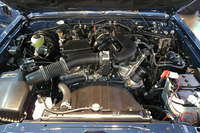 エンジンには4リッターV6 DOHCの「1GR-FE」を採用。