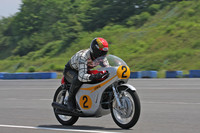 1965年までにロードレース世界GPの50、125、250、350ccクラスを制したホンダは、66年に最後に残された最高峰の500ccクラスに「RC181」で参戦し、見事全5クラスを制覇した。これは翌67年シーズン用の同型車で、空冷並列4気筒DOHC16バルブエンジンは、499.7ccから当時としては常識破りの85psを絞り出した。