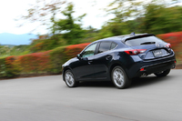 「アクセラスポーツXD」