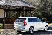 ボルボ初のSUVとして2002年にデビューした「XC90」。その2代目は、日本国内では2016年1月27日に発売された。