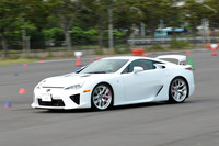 サプライズで「LFA」のデモランも。日が傾きはじめた晴海の会場に、4.8リッターV10のサウンドがこだました。