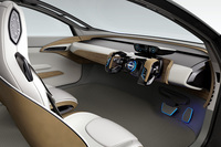 「IDSコンセプト」のインテリア。ドライバーが運転する「MDモード」を選択すると、ペダル類が“生えて”くる。