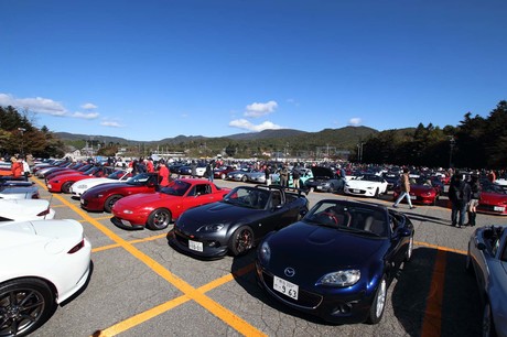 「マツダ・ロードスター」のファンイベント「軽井沢ミーティング」が2021年10月24日に開催された。800台以...