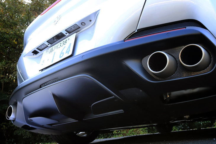 「ポルトフィーノ」のV8サウンドは、「488」シリーズに比べボリュームが若干低いものの、音質は似ていて魅力的だ。