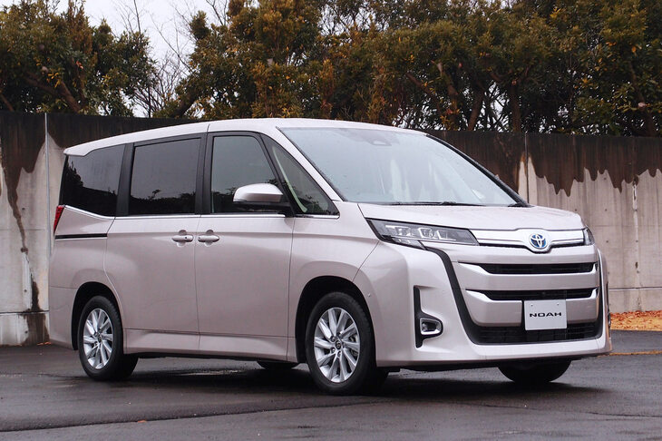 全グレードが“エアロ付き”となる「ヴォクシー」に対し、「ノア」には穏やかな意匠のグレードも用意される。写真は「ノア ハイブリッドZ」。