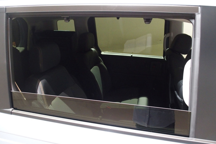 ホンダ・フリード クロスター（リアドアウィンドウ）