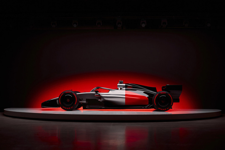 「アウディR26コンセプト」のボディーカラーは「チタニウム（シルバー）」と「カーボンブラック」、そして「アウディレッド」の3色で構成されている。