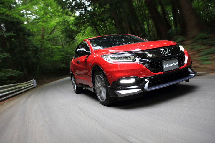 「ヴェゼル」用無限パーツの開発コンセプトは「PREMIUM SPORTS SUV」。エアロパーツは「RS」用とそれ以外のグレード用、計2タイプのデザインが用意される。