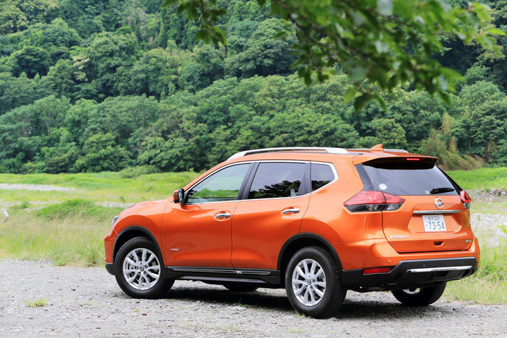 ボディーカラーについては、テスト車に採用されていた「プレミアムコロナオレンジ」（写真）と「ガーネットレッド」を含む、6色が新たに採用された。