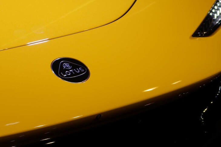 ロータス・エレトレR（フロントエンブレム）