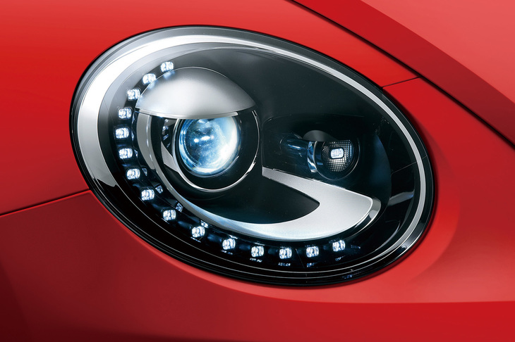 「マイスター」シリーズ各車に装備されるバイキセノンライト。