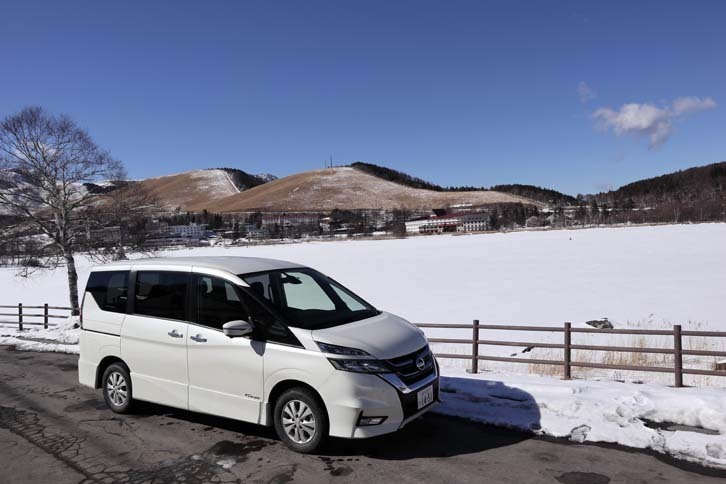 一般道でのテストドライブの途中で白樺湖（しらかばこ）に寄り道。
