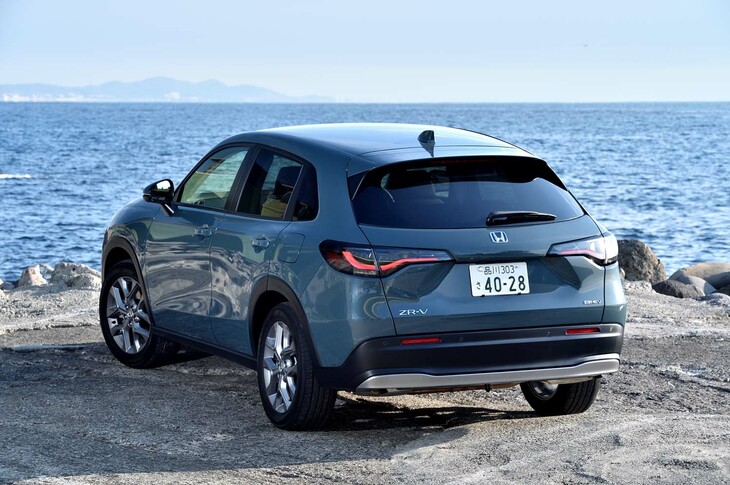 「CR-V」と入れ替わるかたちでホンダの国内SUVラインナップに追加された「ZR-V」。2022年秋発売の予定が延期され、2023年4月21日に販売が開始される。