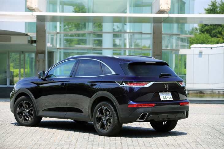 2017年3月のジュネーブモーターショーでデビューした「DS 7クロスバック」。日本では2018年7月に発売された。